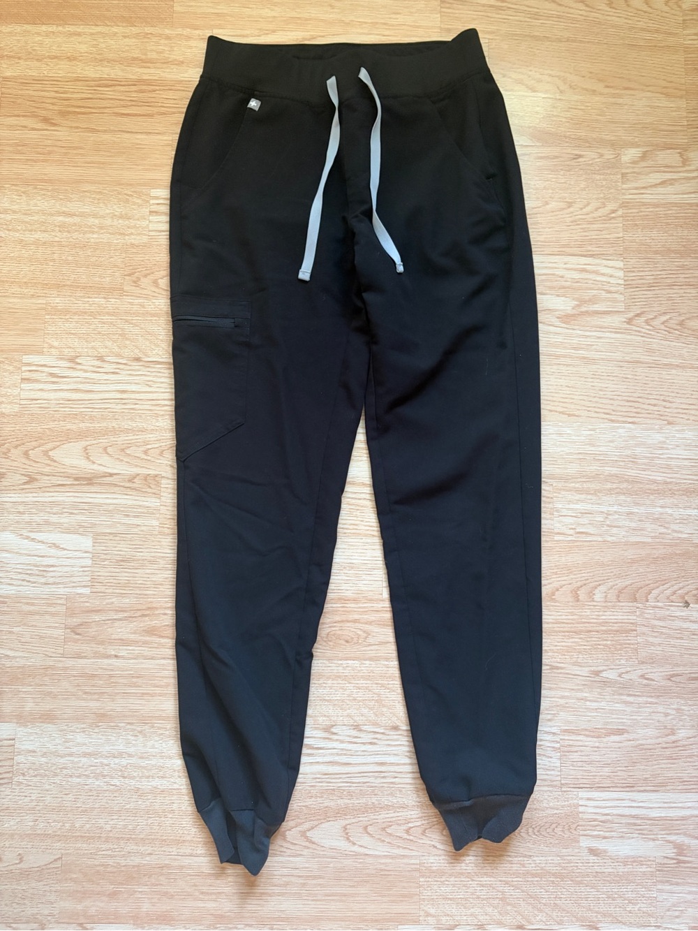 FIGS Women’s Black Jogger Scrub Pants